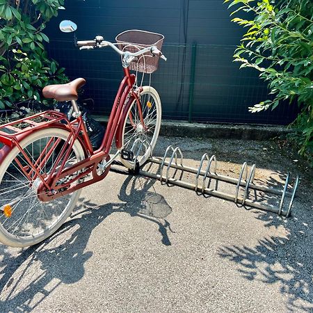 Un Peu Plus Pres Des Etoiles Annecy Zewnętrze zdjęcie